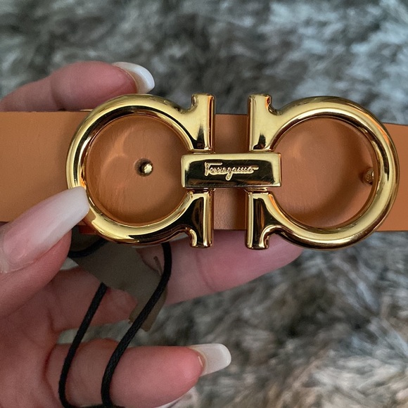 💯💕AUTHENTIC FERRAGAMO GANCINI REVERSIBLE BELT 💕$450 - Picture 5 of 16